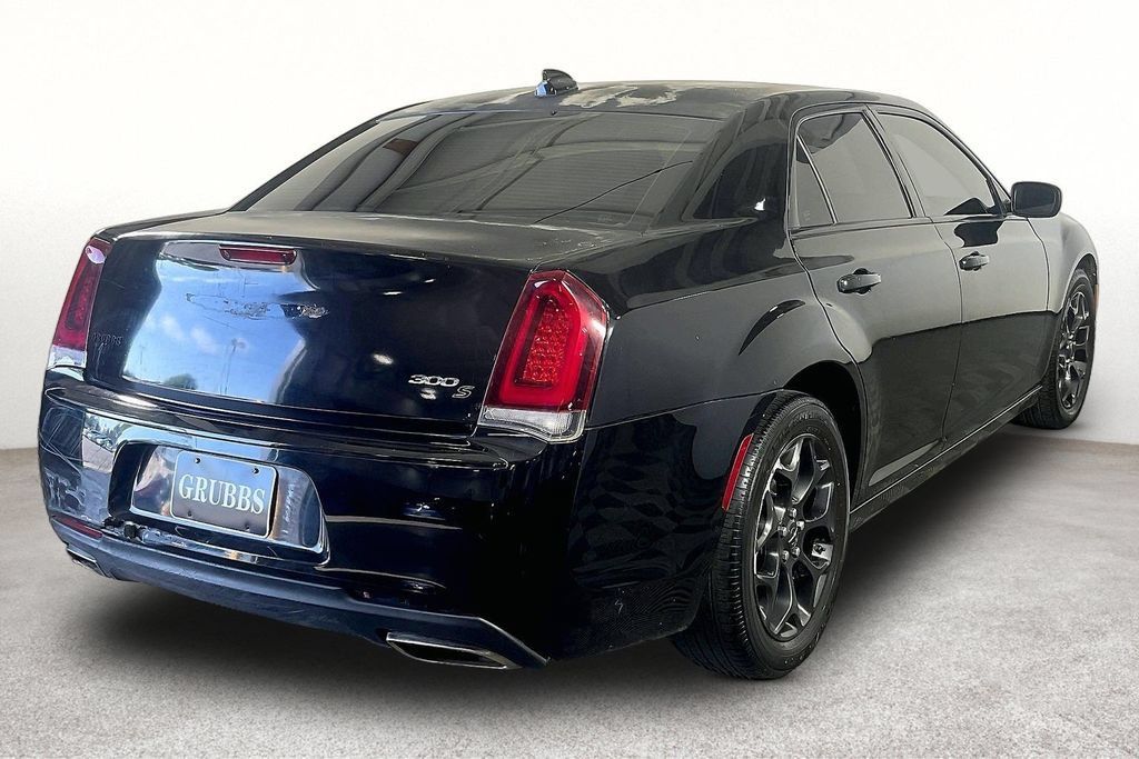 Used 2019 Chrysler 300 S AWD/4WD image 2