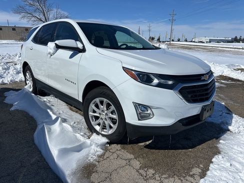 Used 2020 Chevrolet Equinox LT image 2
