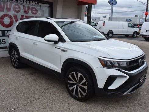 Used 2022 Volkswagen Taos SE image 10