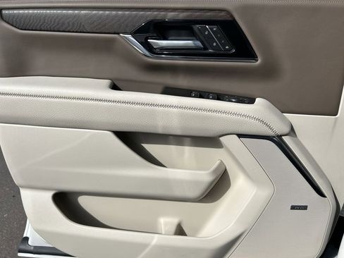 Used 2025 GMC Yukon XL Denali image 22