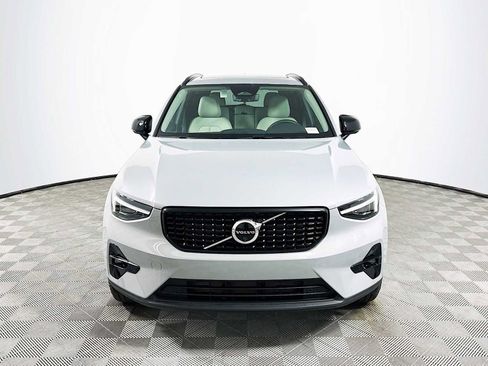 Used 2025 Volvo XC40 B5 Ultra w/ Protection Package image 2