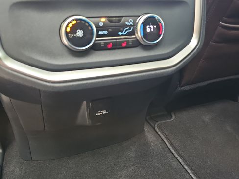 Used 2025 Ford Expedition King Ranch AWD/4WD image 25