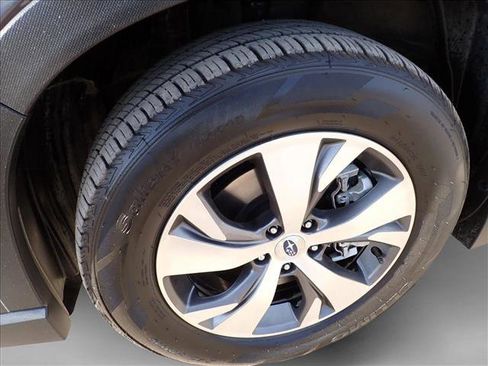 Certified 2023 Subaru Ascent Premium w/ Convenience Package AWD/4WD image 7