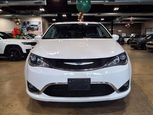 Used 2018 Chrysler Pacifica Touring Plus w/ Tire & Wheel Group image 2