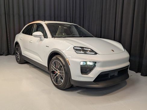 New 2025 Porsche Macan 4S Electric image 9