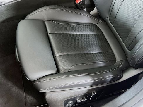 Used 2025 BMW 330i Sedan image 22