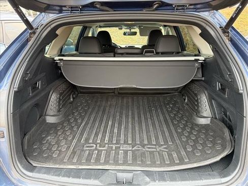 Used 2022 Subaru Outback Limited image 10