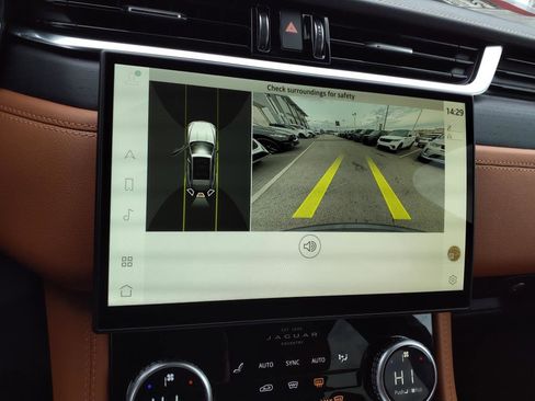 Certified 2025 Jaguar F-PACE R-Dynamic S image 19