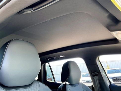 New 2026 Volkswagen Tiguan SE R-Line image 21