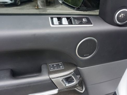 Used 2020 Land Rover Range Rover Sport SVR AWD/4WD image 3