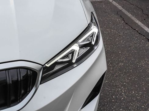 Used 2025 BMW 330i Sedan w/ Premium Package image 10