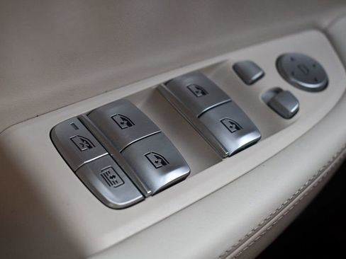 Used 2022 BMW 750i xDrive 750i xDrive w/ M Sport Package image 22