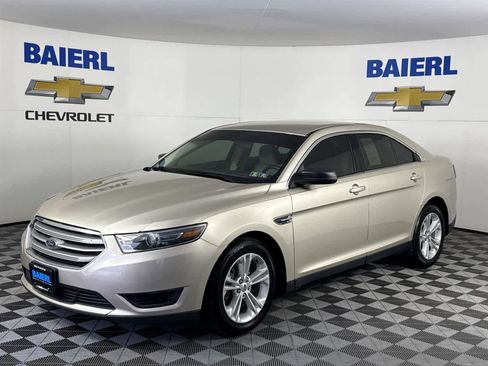 Used 2017 Ford Taurus SE image 1