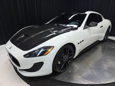 Used 2015 Maserati GranTurismo Sport RWD image 44