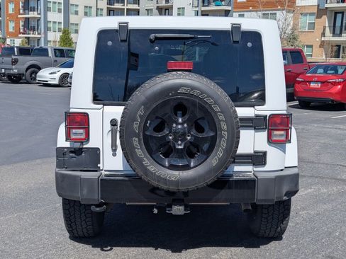 Used 2015 Jeep Wrangler Unlimited Sahara AWD/4WD image 6