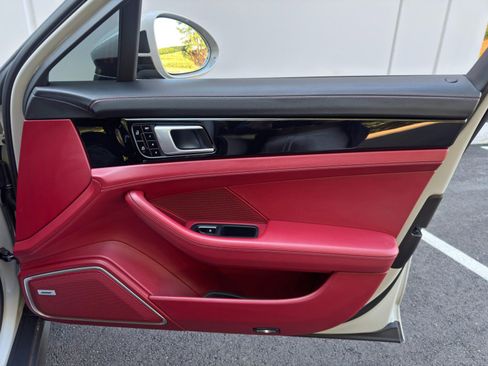 Used 2021 Porsche Panamera 4S image 48