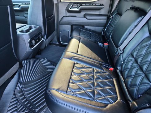 Used 2023 GMC Sierra 1500 Elevation w/ Preferred Package image 5