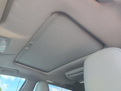 Used 2014 Toyota Highlander Limited w/ Driver Technology Package FWD image 17