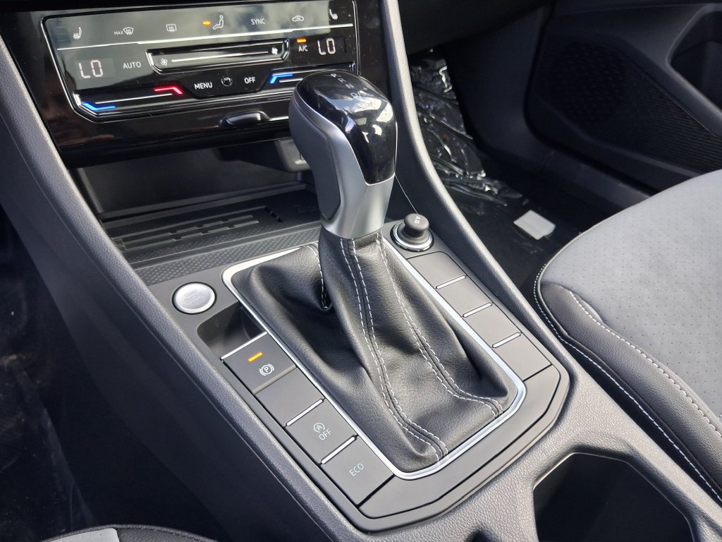 New 2027 Volkswagen Jetta SE FWD image 12