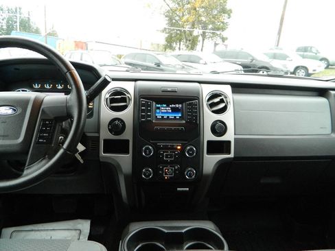 Used 2013 Ford F150 XLT w/ XLT Chrome Pkg image 16