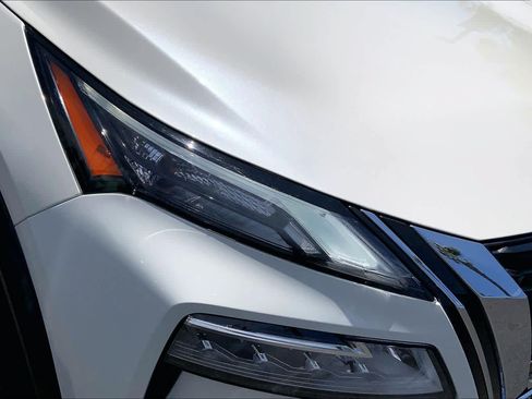 Used 2021 Nissan Rogue SV FWD image 27