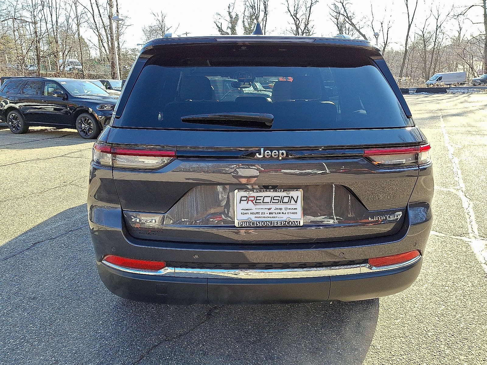 Certified 2023 Jeep Grand Cherokee Limited AWD/4WD image 6