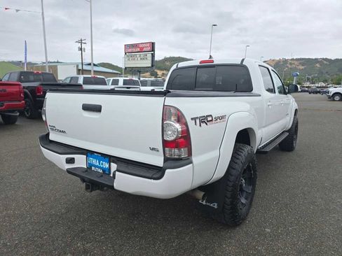 Used 2014 Toyota Tacoma 4x4 Double Cab w/ TRD Sport Package image 5