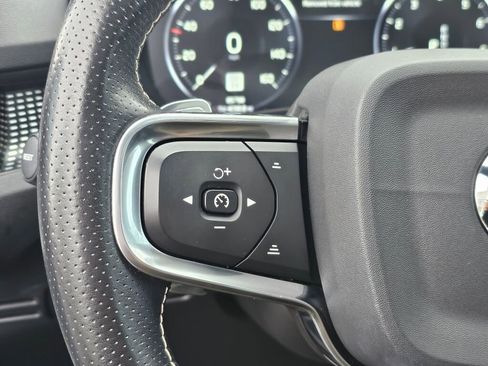 Used 2020 Volvo XC40 T5 R-Design image 31