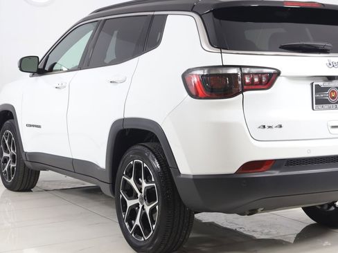 Used 2025 Jeep Compass Limited image 23