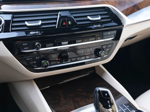 Used 2018 BMW 540i image 45