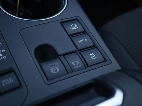 Used 2024 Toyota Highlander LE image 20