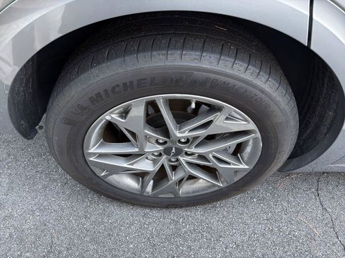 Used 2025 Genesis GV70 2.5T AWD/4WD image 8