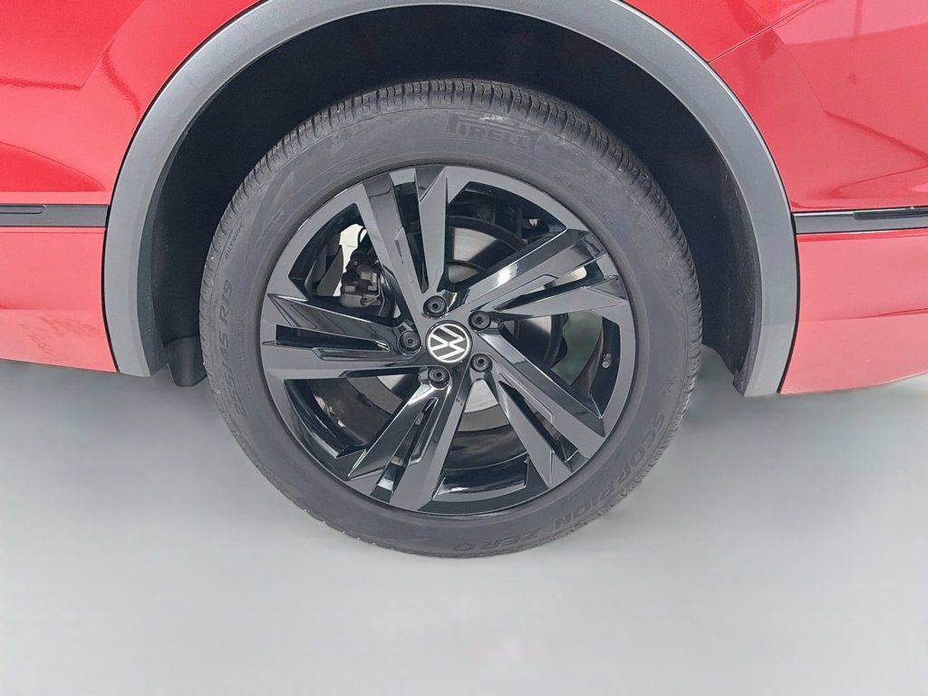 Used 2024 Volkswagen Tiguan SE R-Line AWD/4WD image 29