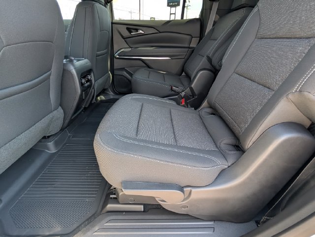 New 2027 Chevrolet Traverse LT w/ Driver Confidence Package FWD image 7