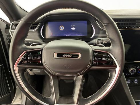 Used 2021 Jeep Grand Cherokee L Overland w/ Luxury Tech Group IV AWD/4WD image 22
