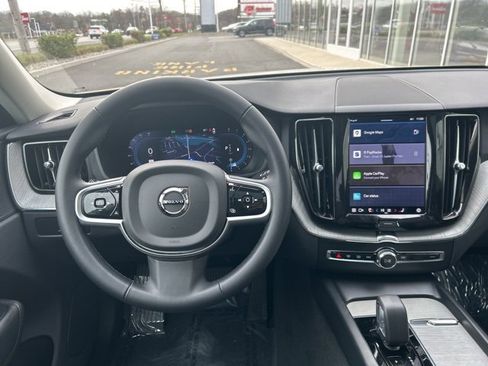 Certified 2025 Volvo XC60 B5 Plus image 18