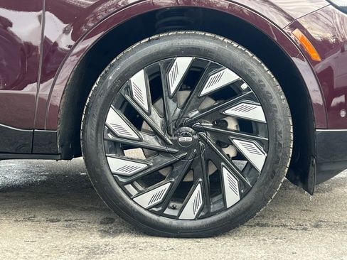 Used 2024 Lincoln Nautilus Reserve w/ Equipment Group 202A image 6