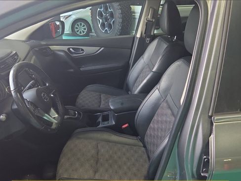 Used 2020 Nissan Rogue Sport SV w/ Technology Package image 25