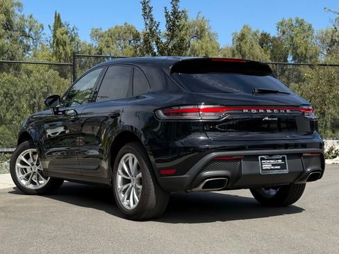 Used 2023 Porsche Macan image 3