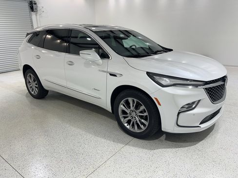 Used 2024 Buick Enclave Avenir w/ Avenir Technology Package image 6