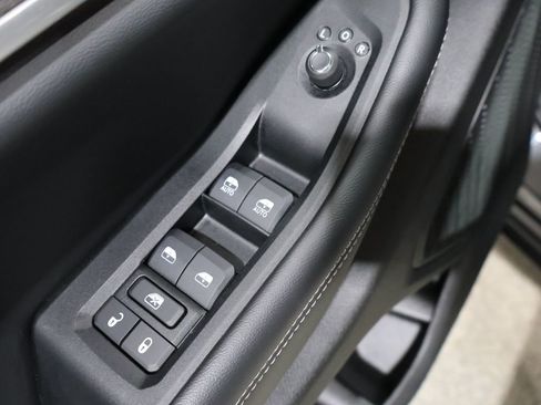 Used 2024 Jeep Grand Cherokee L Limited w/ Luxury Tech Group II image 15