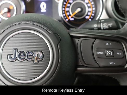 Used 2023 Jeep Gladiator Sport AWD/4WD image 10