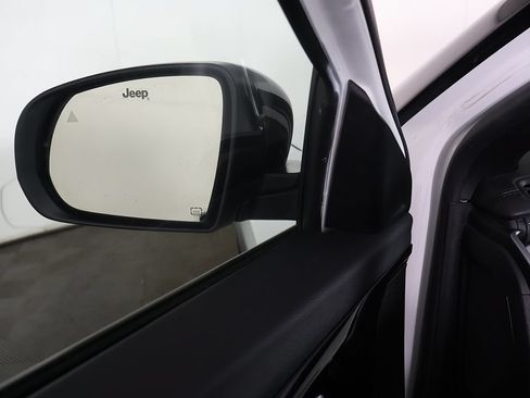 Used 2025 Jeep Compass Limited AWD/4WD image 31