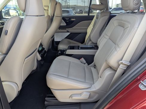 Used 2020 Lincoln Aviator Reserve w/ Equipment Group 202A AWD/4WD image 8