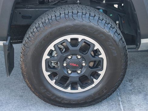 Certified 2024 Toyota Tacoma TRD Off-Road w/ TRD Off Road Upgrade Package AWD/4WD image 12