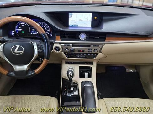 Used 2014 Lexus ES 300h w/ Premium Package w/Bamboo Trim image 20