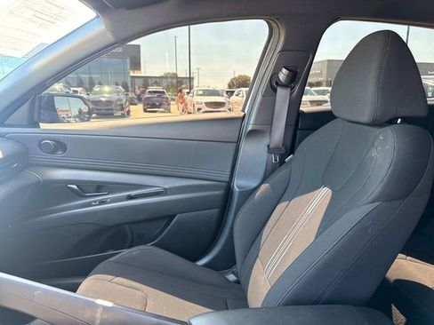 Used 2025 Hyundai Elantra Sport FWD image 22