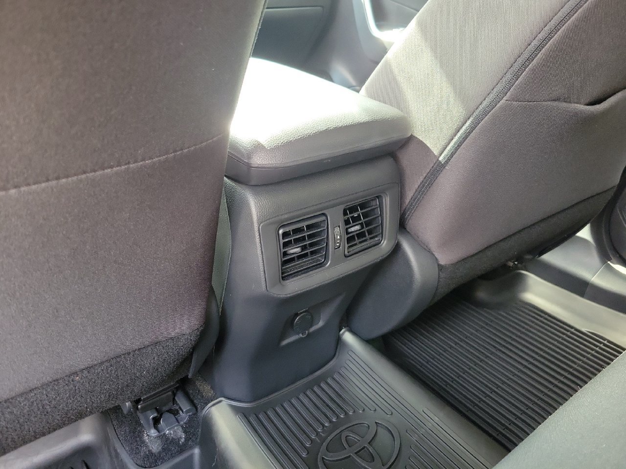 Used 2023 Toyota RAV4 LE FWD image 11