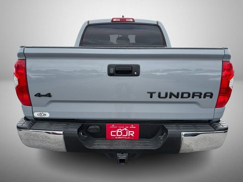 Used 2020 Toyota Tundra SR5 w/ SR5 Upgrade Package AWD/4WD image 9