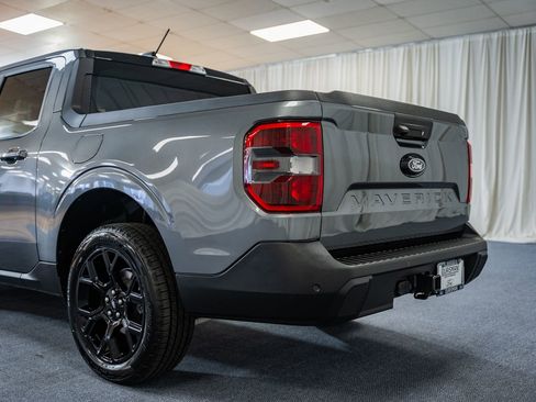 Certified 2026 Ford Maverick Lariat w/ Black Appearance Package image 6